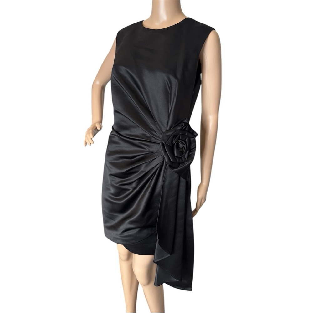 Twinset Milano Short Duchesse Black Dress With An Asymmetric Rose